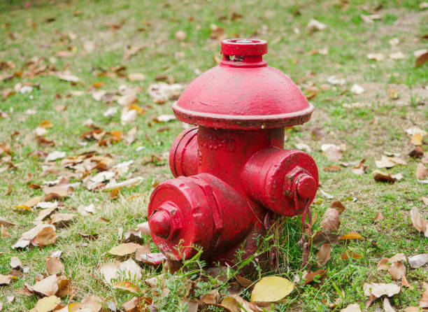 how does a fire hydrant works